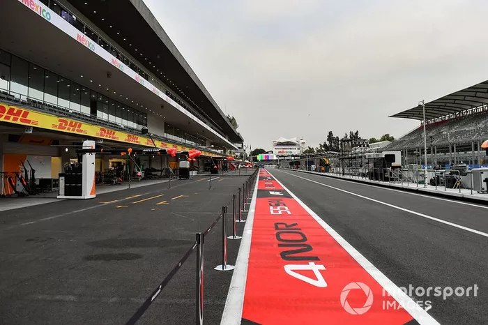 Pit lane 