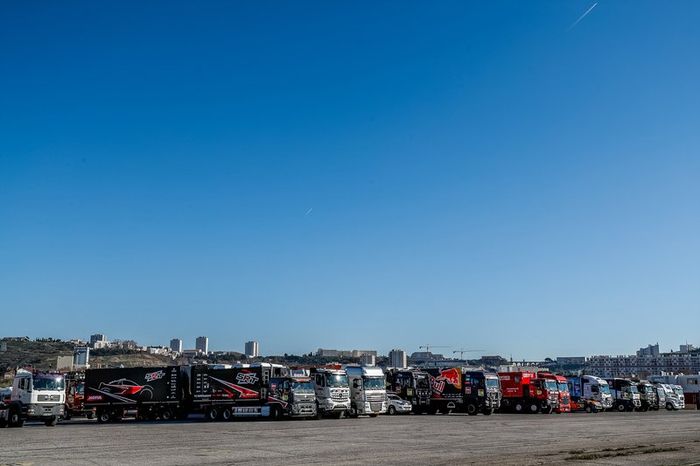 Verificaciones en Paul Ricard antes del embarque del Dakar 2020