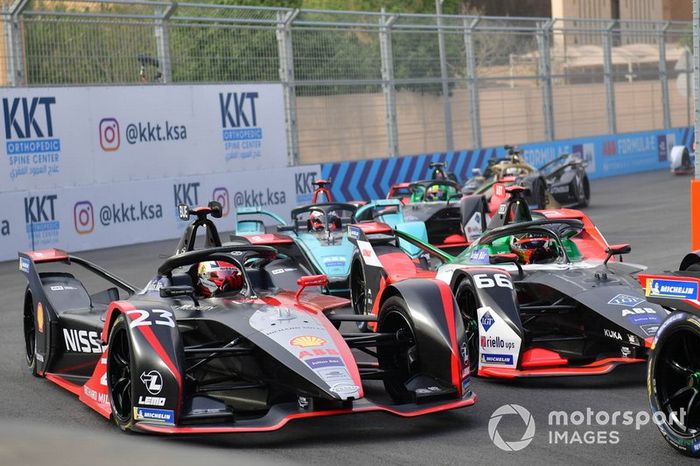 Sébastien Buemi, Nissan e.Dams, Nissan IMO2 leadsDaniel Abt, Audi Sport ABT Schaeffler, Audi e-tron FE06, Mitch Evans, Jaguar Racing, Jaguar I-Type 4 