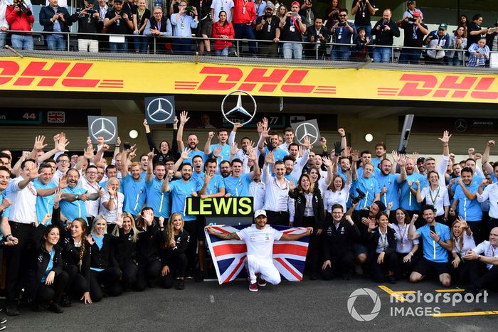 Lewis Hamilton, Mercedes AMG F1, celebra su quinto mundial con el equipo