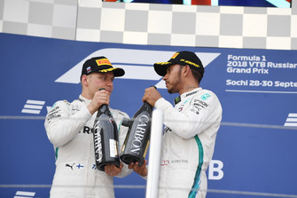 Podyum: Yarış galibi Lewis Hamilton, Mercedes AMG F1 ve 2. Valtteri Bottas, Mercedes AMG F1