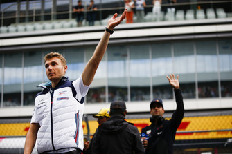 Sergey Sirotkin, Williams Racing waves to his home crowd Andy Hone