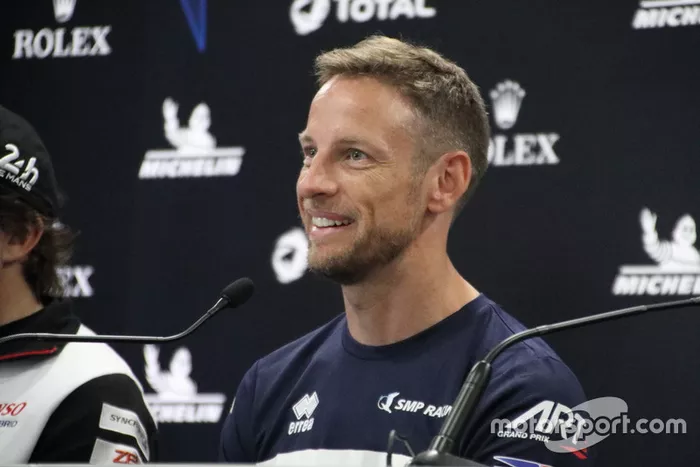 Jenson Button, SMP Racing BR Engineering BR1 en conferencia de prensa
