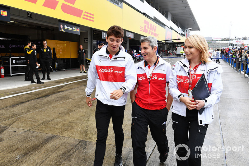 Charles Leclerc, Sauber with Xevi Pujolar, Sauber Head of Track Engineering and Ruth Buscombe, Sauber Race Strategist