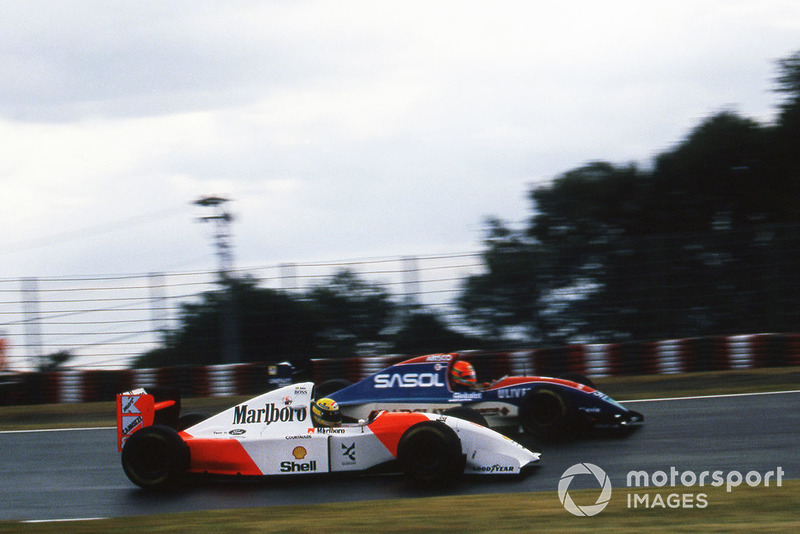 Ayrton Senna, McLaren MP4/8, Eddie Irvine, Jordan 193