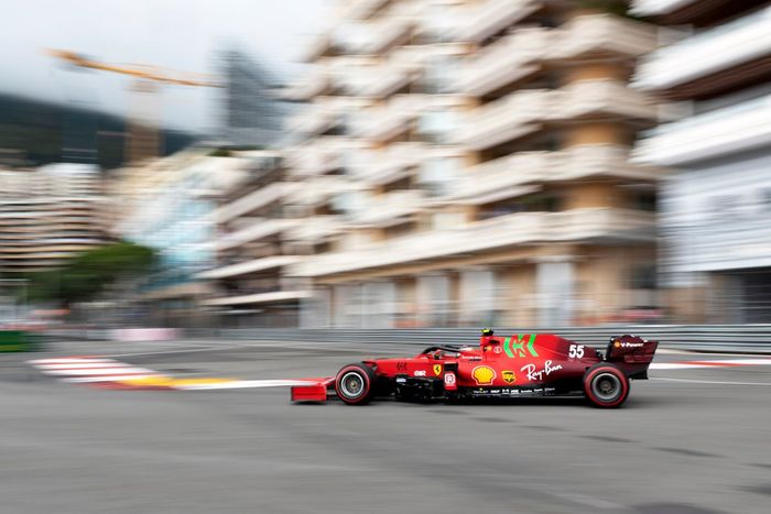 Carlos Sainz Jr., Ferrari SF21