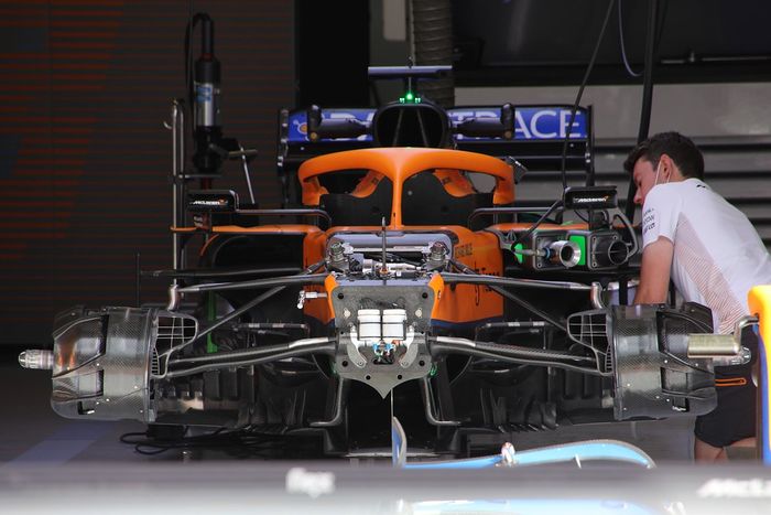 Detalle delantero del McLaren MCL35M
