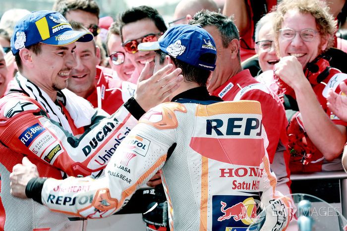 Ganador de la carrera Jorge Lorenzo, Ducati Team, 2º Marc Marquez, Repsol Honda Team