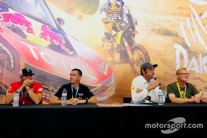 Nani Roma, Alex Haro, Ari Vatanen y Pedro Bianchi en la presentación de 'Dakar 18'