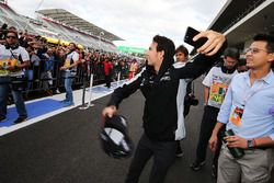 Sergio Pérez, Sahara Force India F1 con fans