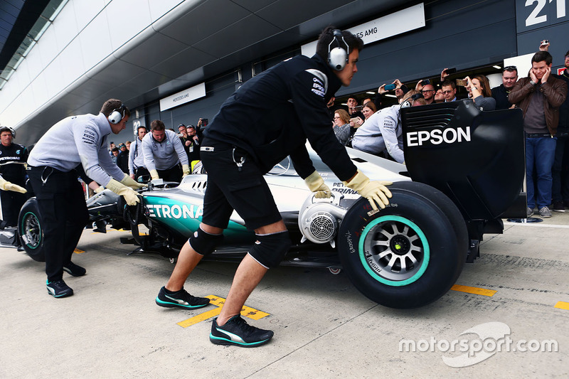 Pascal Wehrlein, Mercedes AMG F1 W05 Hybrid Test Driver