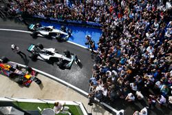 Sieger Lewis Hamilton, Mercedes AMG F1 W07 Hybrid feiert