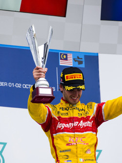Le vainqueur Antonio Giovinazzi, PREMA Racing