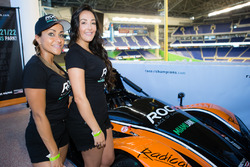 ROC kızları ve Miami'de Marlins Park'da yapılacak olan 2017 Race of Champions'da piste çıkacak olan