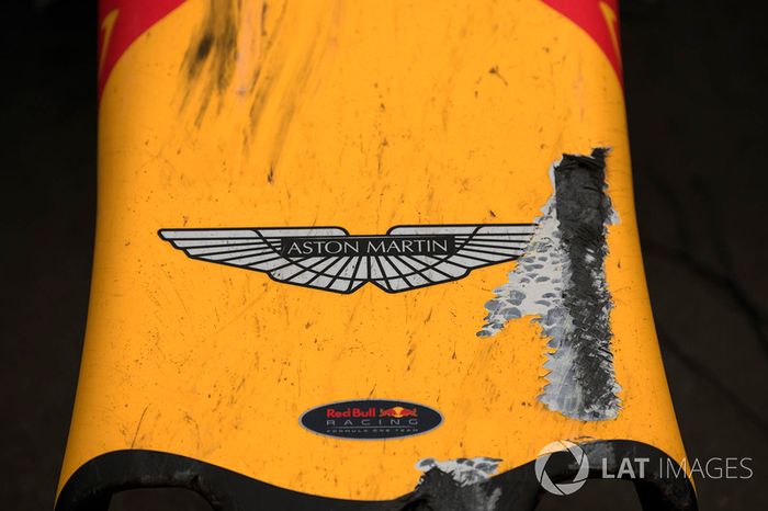 El coche dañado de Max Verstappen, Red Bull Racing