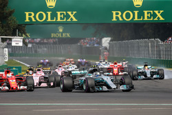 Valtteri Bottas, Mercedes-Benz F1 W08, Lewis Hamilton, Mercedes-Benz F1 W08, Sebastian Vettel, Ferra