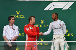 Podyum: 2. Kimi Raikkonen, Ferrari, yarış galibi Lewis Hamilton, Mercedes-AMG F1