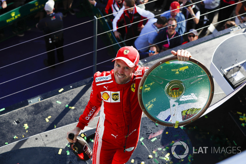 Podyum: Yarış galibi Sebastian Vettel, Ferrari