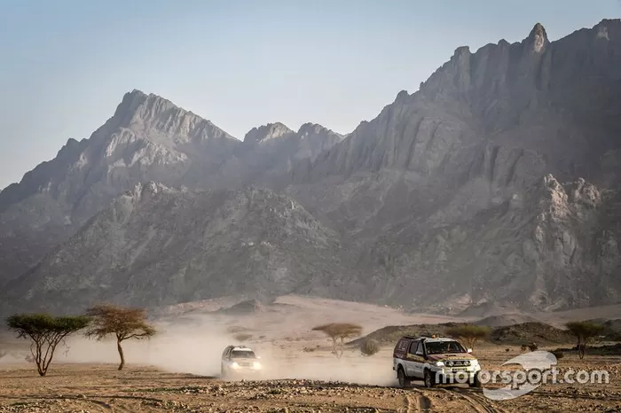 Etapa 12 (17 de janeiro): de Haradh a Al Qiddiyah (447 km, sendo 374 cronometrados)