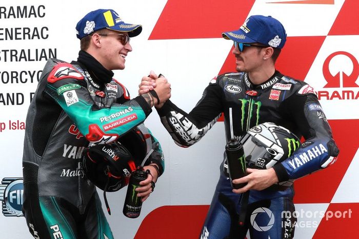 Ganador de la pole Maverick Viñales, Yamaha Factory Racing, segundo Fabio Quartararo, Petronas Yamaha SRT