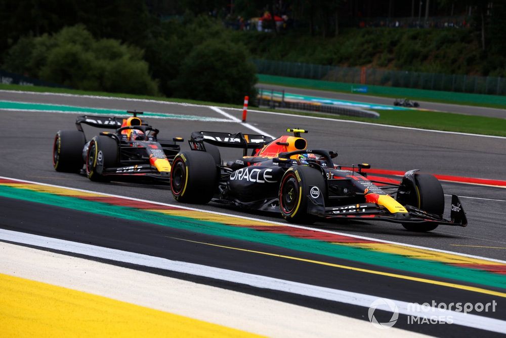 Sergio Perez, Red Bull Racing RB19, Max Verstappen, Red Bull Racing RB19