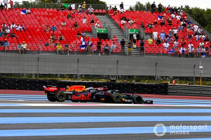 Valtteri Bottas, Mercedes W12, Max Verstappen, Red Bull Racing RB16B  