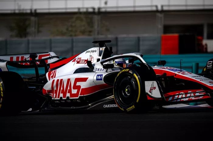 Nico Hulkenberg, Haas, VF-22 