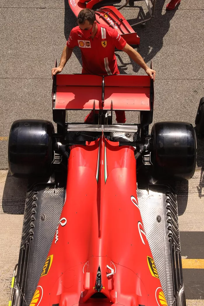 Detalle de alerón trasero del Ferrari SF1000