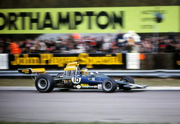 David Hobbs, Haggar Slacks T330 Lola Chevrolet / Morand