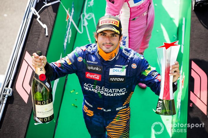 Podio: segundo lugar Carlos Sainz Jr., McLaren