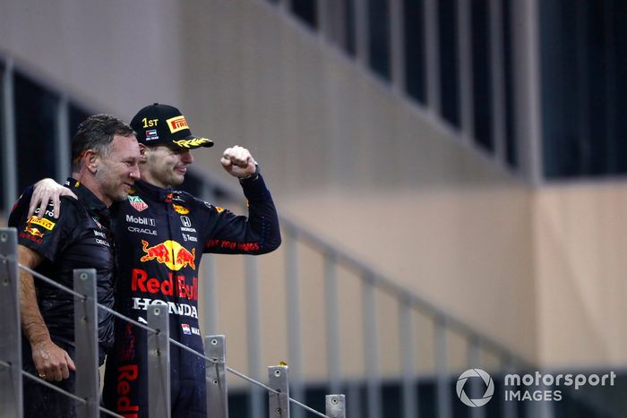 Podio: campeón de pilotos de 2021, Max Verstappen, Red Bull Racing,  Christian Horner, director del equipo, Red Bull Racing