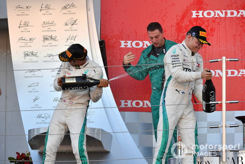 Lewis Hamilton újabb győzelme, ezúttal Szuzukában