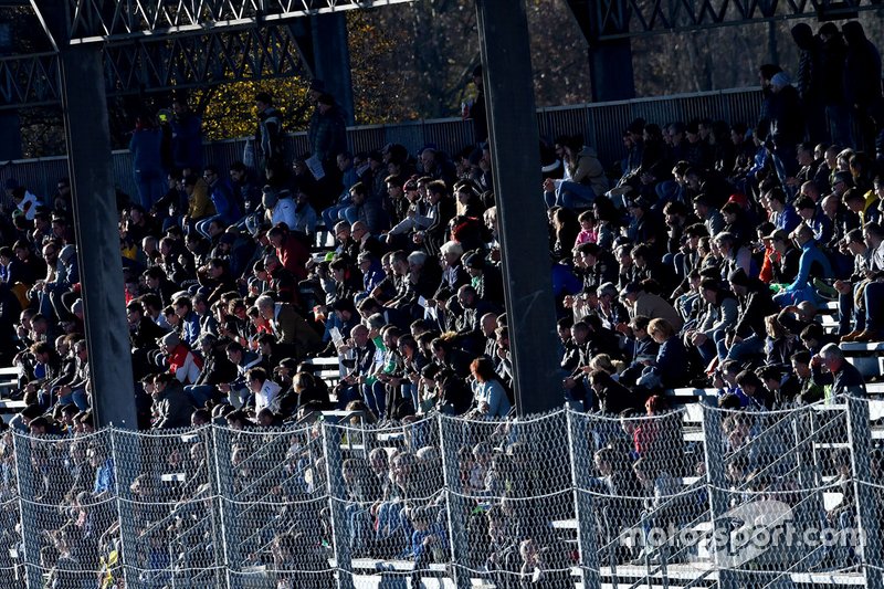 Tifosi in tribuna