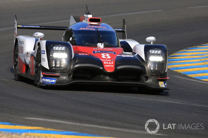 2°: #8 Toyota Gazoo Racing Toyota TS050 Hybrid: Anthony Davidson, Sébastien Buemi, Kazuki Nakajima