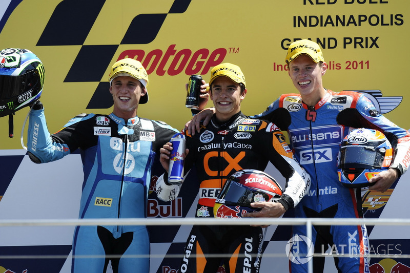 Podio: il secondo classificato Pol Espargaro, il vincitore della gara Marc Marquez, il terzo classif