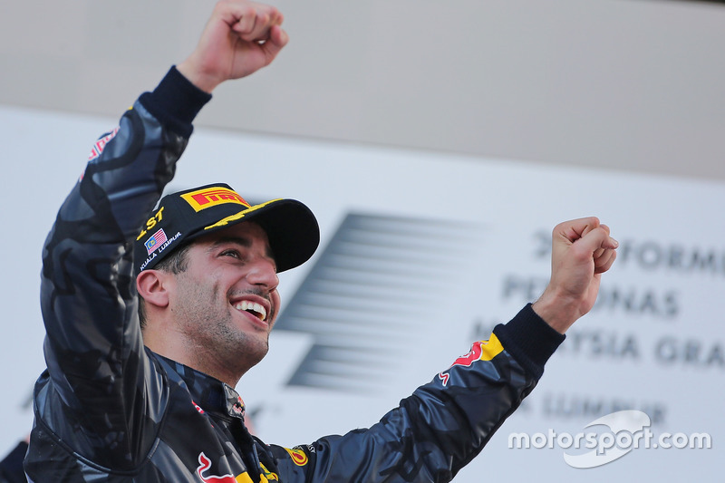 Ganador de la carrera Daniel Ricciardo, Red Bull Racing