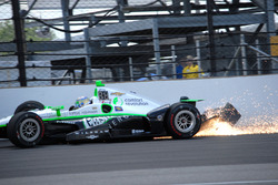 Crash: Sage Karam, Dreyer & Reinbold Racing Chevrolet