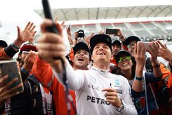 Nico Rosberg, Mercedes AMG F1 con fans