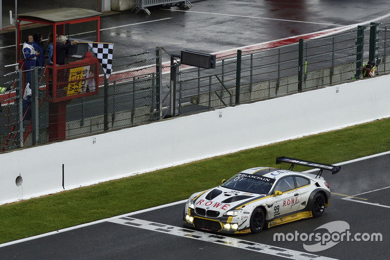 I vincitori della gara #99 Rowe Racing, BMW M6 GT3: Maxime Martin, Philipp Eng, Alexander Sims