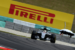 Lewis Hamilton, Mercedes AMG F1 W07 Hybrid