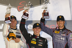 Подіум GT Daytona Podium: срібні призери #73 Park Place Motorsports Porsche GT3 R: Патрік Ліндсі, Йо