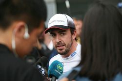 Fernando Alonso, McLaren avec les médias