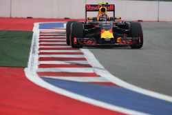 Даниил Квят, Red Bull Racing RB12