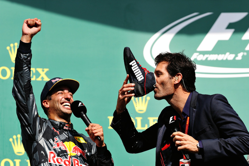 2. Podio: Daniel Ricciardo, Red Bull Racing con Mark Webber