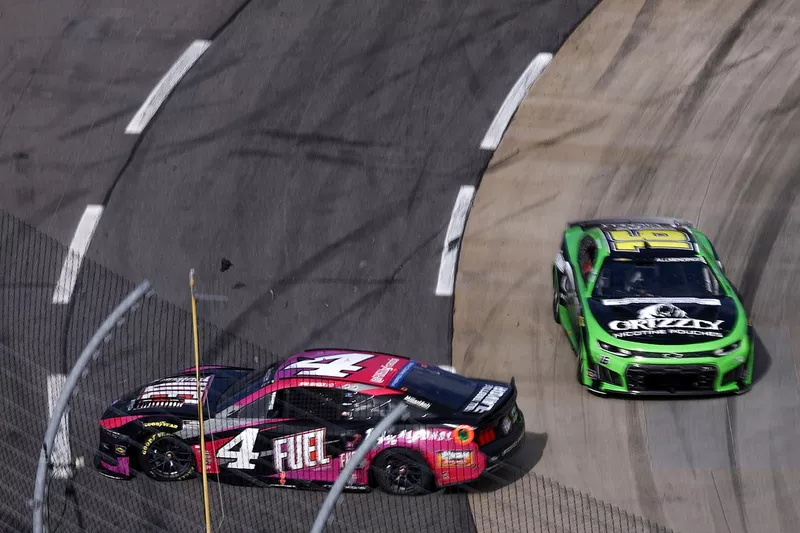 Noah Gragson, Front Row Motorsports; AJ Allmendinger, Kaulig Racing