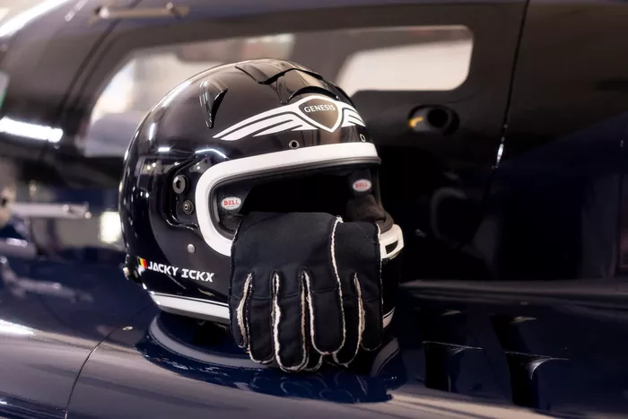 Helmet of Jacky Ickx, Genesis Magma Racing