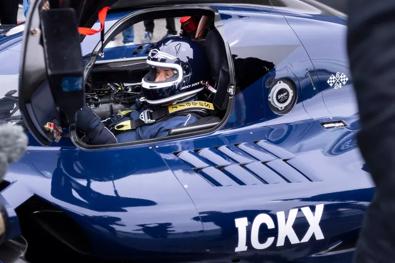 Jacky Ickx, Genesis Magma Racing Genesis