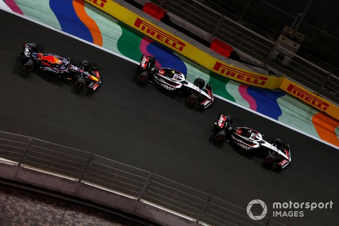 Kevin Magnussen, Haas VF-23, Nico Hulkenberg, Haas VF-23, Max Verstappen, Red Bull Racing RB19