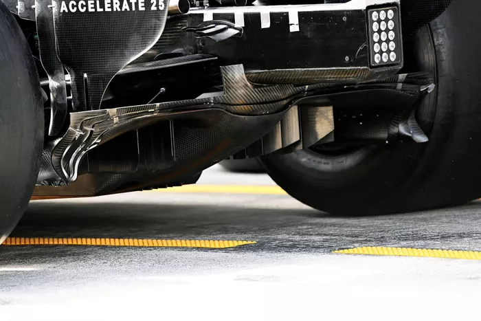 Mercedes W12 diffuser detail