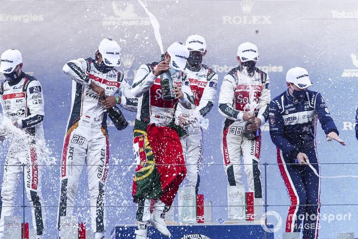 Podio: #38 JOTA Oreca 07 - Gibson: Roberto Gonzalez, Antonio Felix Da Costa, Anthony Davidson